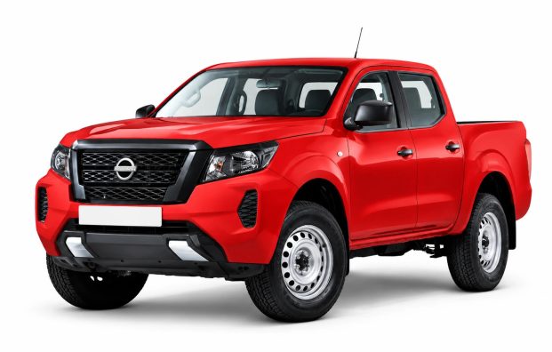 Nissan Navara XE+ pick-up double cabine boîte manuelle - location Japan Motors Dakar